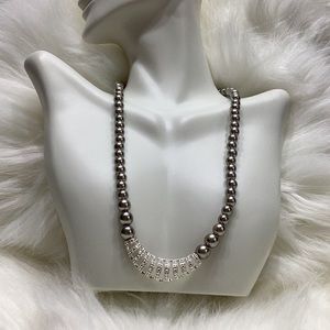 VINTAGE FAUX PEARL NECKLACE